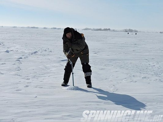 Изображение 1 :  23 февраля на Ириклинском водохранилище. 