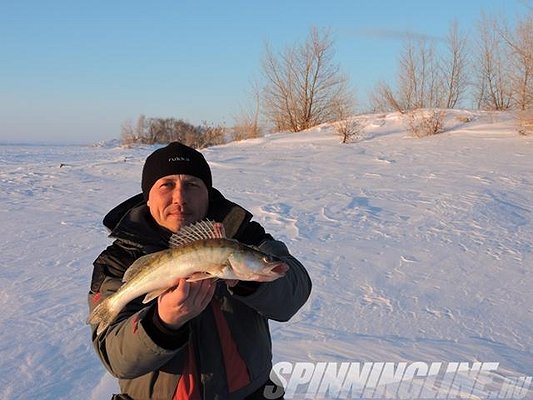 Изображение 1 :  23 февраля на Ириклинском водохранилище. 